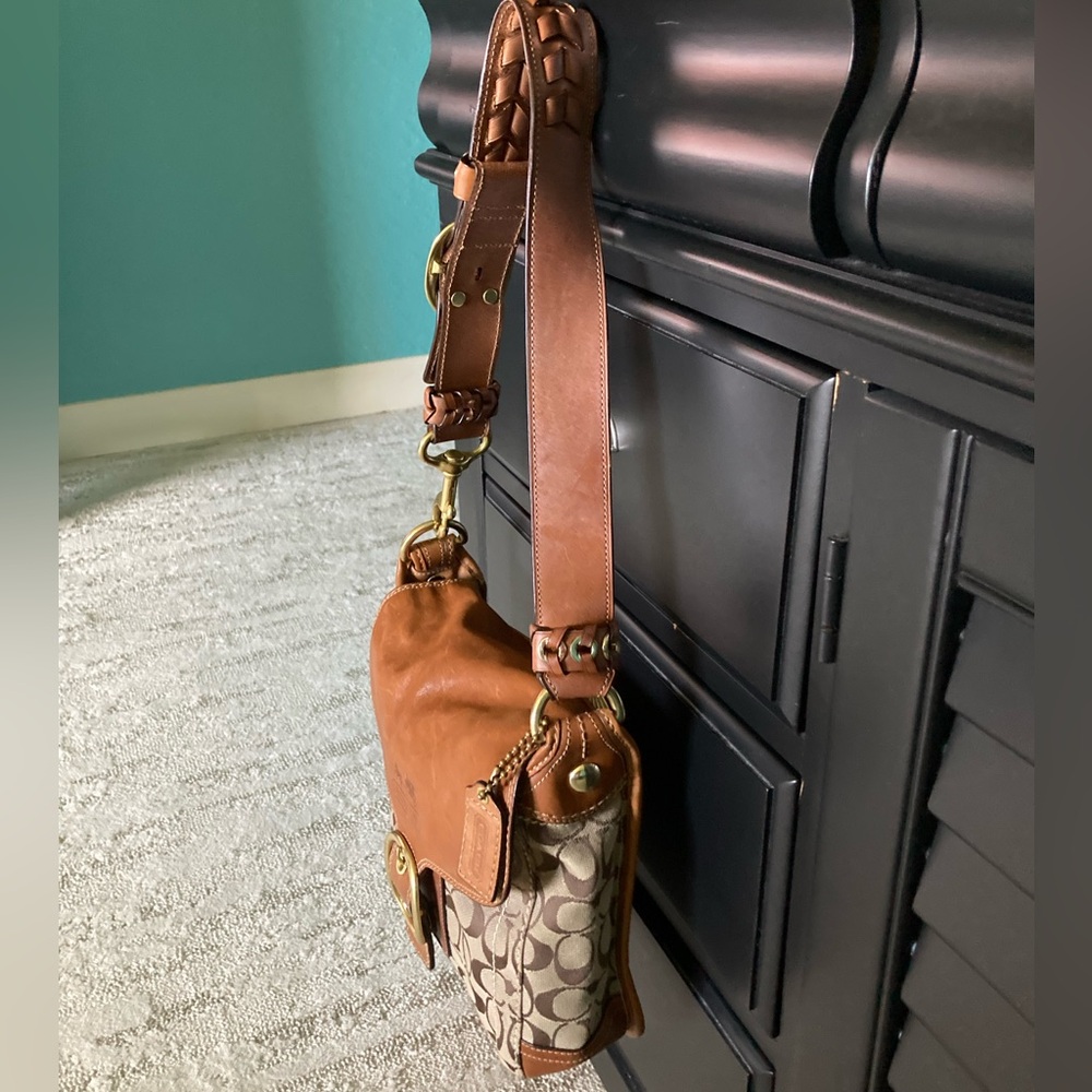 Authentic Coach Purse - Picture 5 of 16